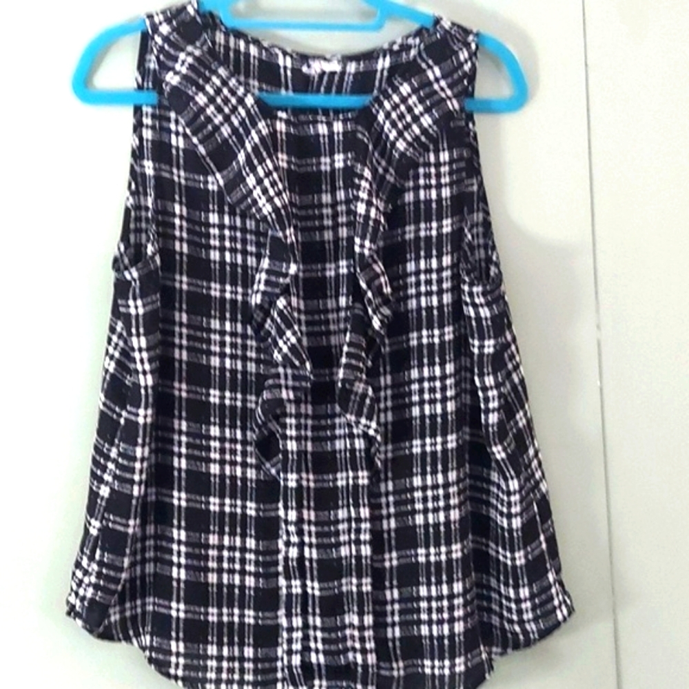 Elle Sleeveless Ruffle Front Blouse Shell Top  Black White Plaid Sz L